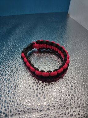 Womens  Pink and Black Paracord Bracelet